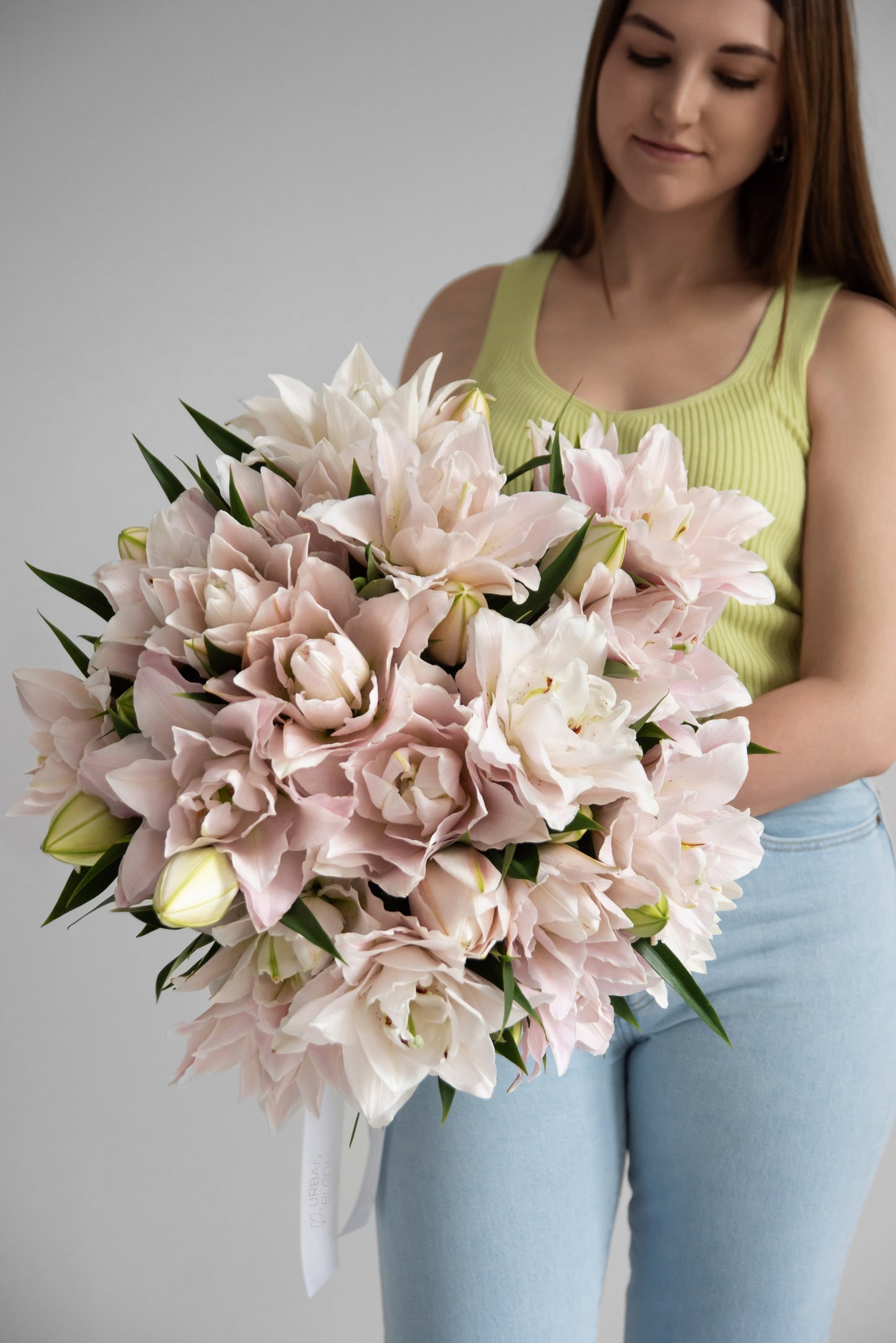 Kytice květiny lilie flowers Prague цветы Прага лилии букет