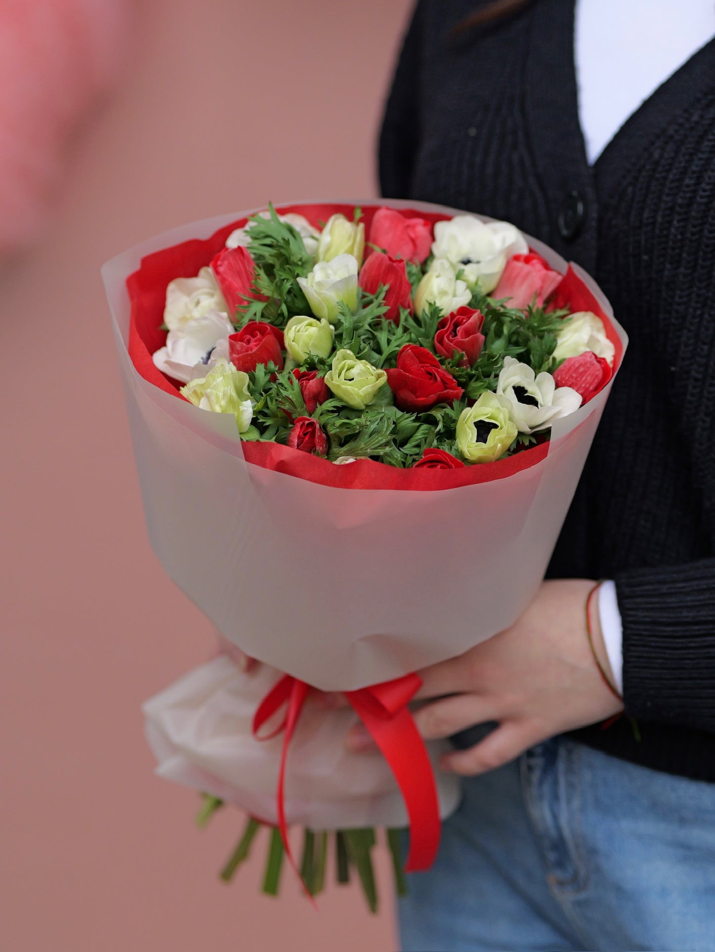 
                  
                    Kytice z anemonů (sasanky)
                  
                