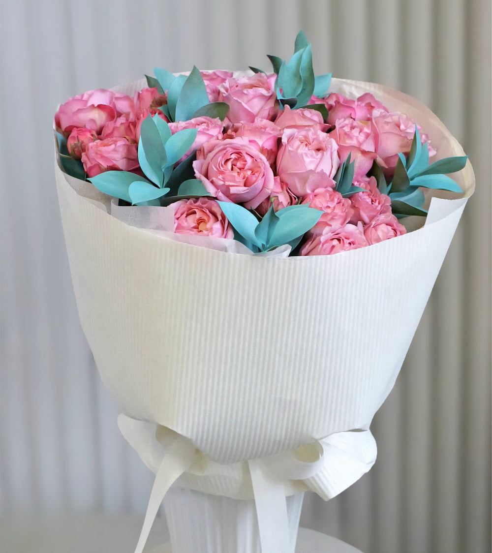 Kytice s mátovým ruskusem a růží Juliet