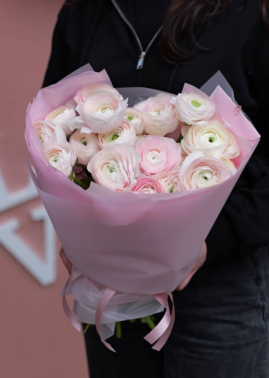 
                  
                    Bouquet of ranunculus
                  
                