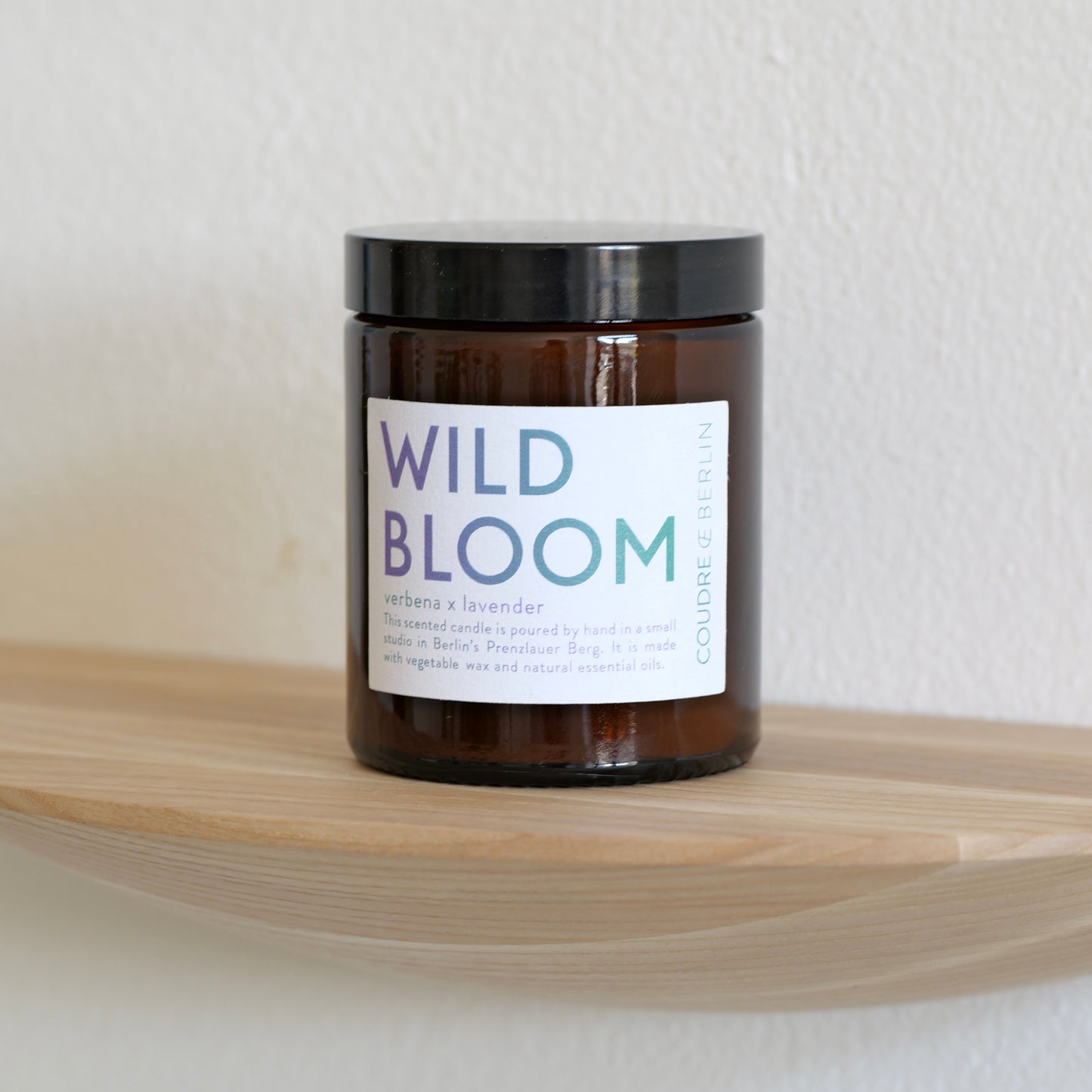 
                  
                    Vonná svíčka Verbena × Levandule | WILD BLOOM
                  
                