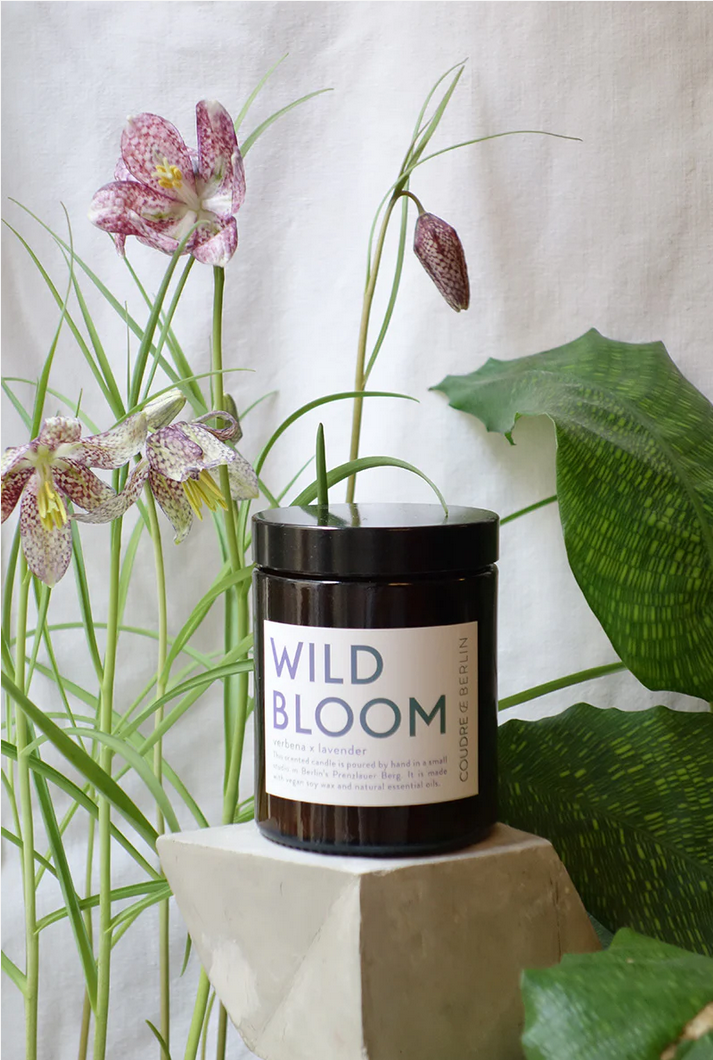 
                  
                    Vonná svíčka Verbena × Levandule | WILD BLOOM
                  
                