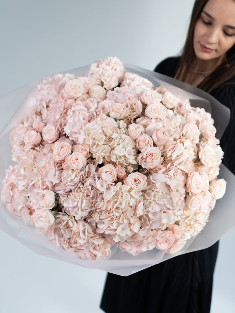 
                  
                    Bouquet Peach Clouds
                  
                