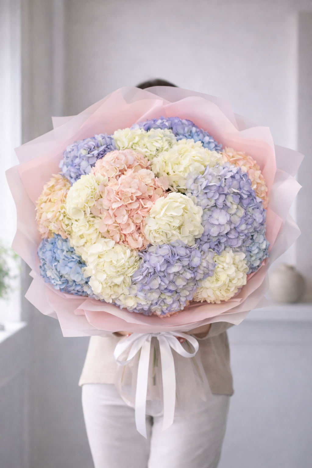 
                  
                    Микс букет гортензий
                  
                