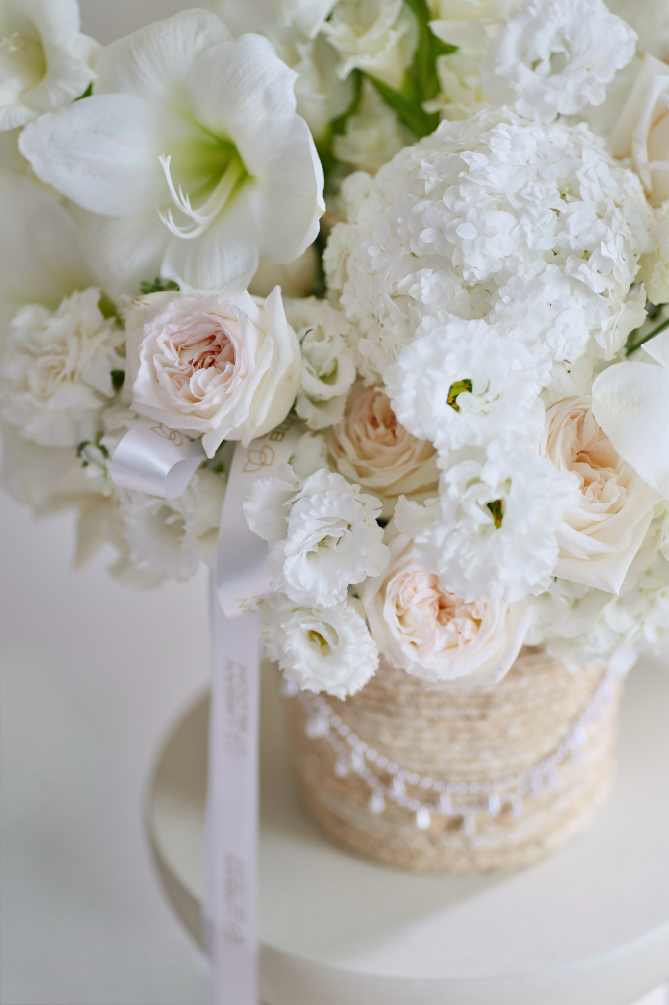 
                  
                    Зимний букет “Winter Queen” в плетёной корзине
                  
                